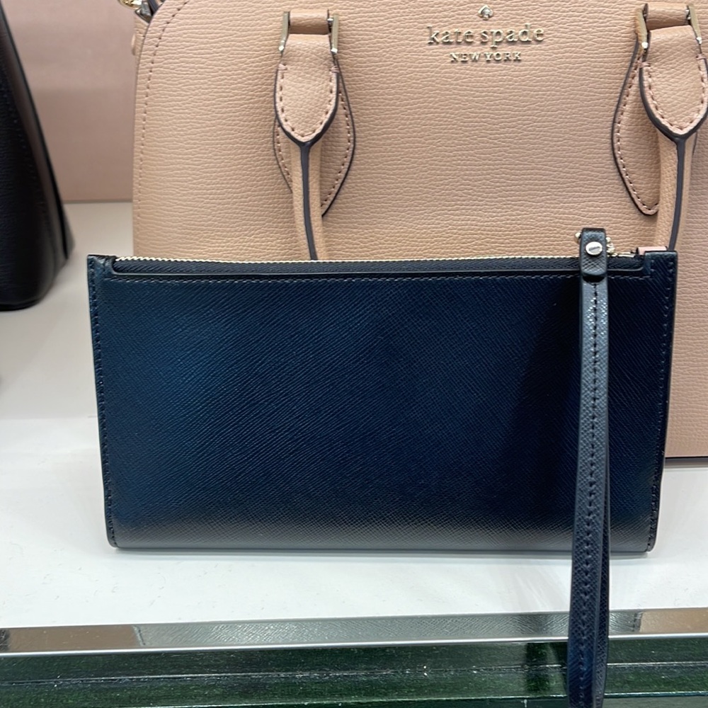Kate Spade Spencer Continental Wristlet
Black
NWT - Picture 15 of 16